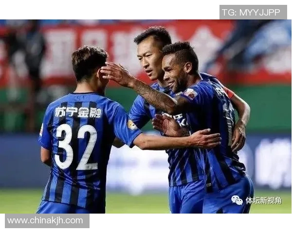 足球明星是否已经抵达武汉引发球迷热议与期待