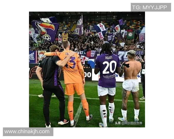 足球明星C与豪车的完美结合揭示奢华生活背后的奋斗与荣耀